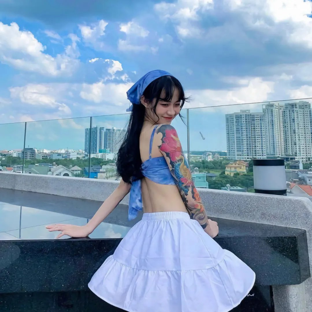 三个盗贼和狮子