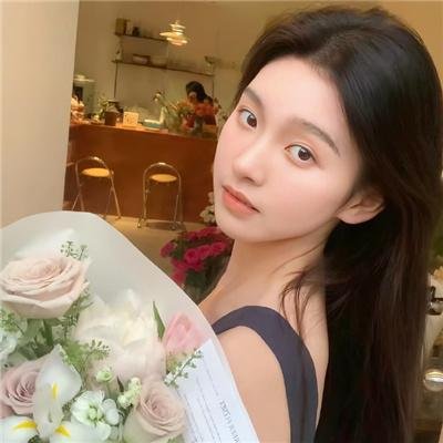 着牛仔裤的钟馗